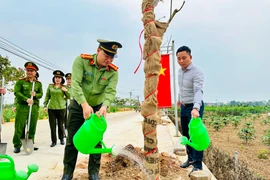 Hướng về cơ sở bằng những công trình thiết thực