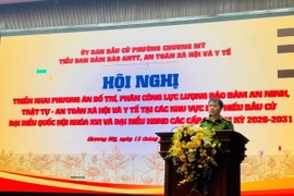 Thượng tá Nguyễn Thành Trung, Trưởng Công an phường Chương Mỹ phát biểu tại hội nghị