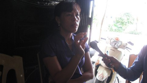 Chị Đỗ Thị Xuân: “Nhiều người nghe đến HIV, các bệnh truyền nhiễm qua đường tình dục là rất sợ, không muốn hành nghề nữa”. Chị Đỗ Thị Xuân: “Nhiều người nghe đến HIV, các bệnh truyền nhiễm qua đường tình dục là rất sợ, không muốn hành nghề nữa”.