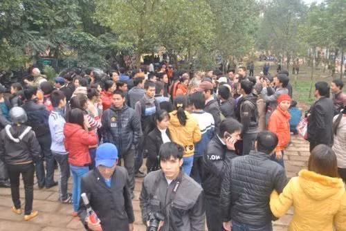 'Dị nhân' tóc búi hình rồng bất ngờ xuất hiện ở hội Lim ảnh 8