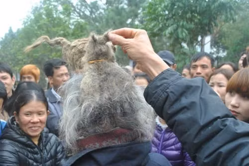 'Dị nhân' tóc búi hình rồng bất ngờ xuất hiện ở hội Lim ảnh 9