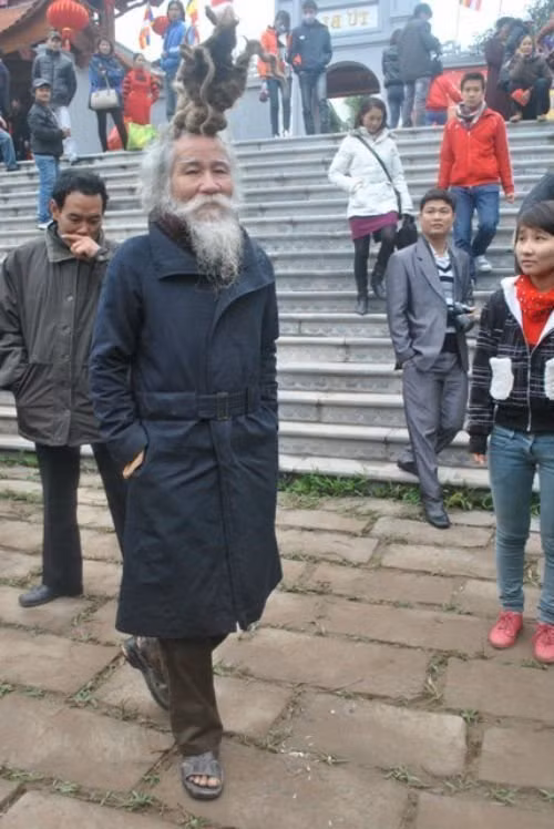 'Dị nhân' tóc búi hình rồng bất ngờ xuất hiện ở hội Lim ảnh 5