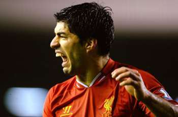 Bộ ba Liverpool lọt vào “Đội hình của năm” ảnh 10