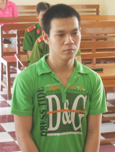 Quái dị vụ cởi truồng... đi cướp! ảnh 1