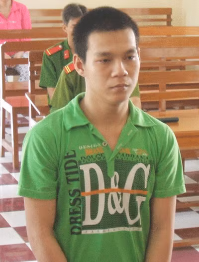 Quái dị vụ cởi truồng... đi cướp! ảnh 1