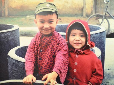 Cảnh trẻ em thời chiến đào hầm ảnh 7