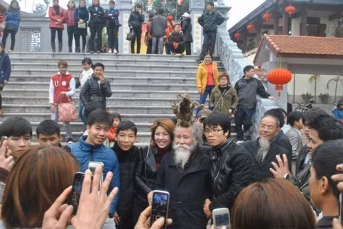 'Dị nhân' tóc búi hình rồng bất ngờ xuất hiện ở hội Lim ảnh 11