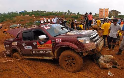 Nóng bỏng cuộc đua xe offroad ảnh 15