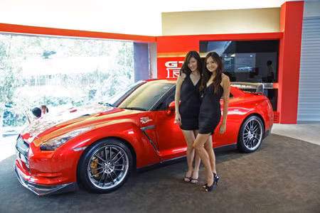 Siêu xe thể thao Nissan GT-R giá “mềm” ấn tượng cùng người đẹp ảnh 6