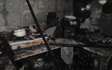 Các vật dụng trong nhà gần như bị thiêu rụi hoàn toàn (Ảnh: Người lao động) Các vật dụng trong nhà gần như bị thiêu rụi hoàn toàn (Ảnh: Người lao động)