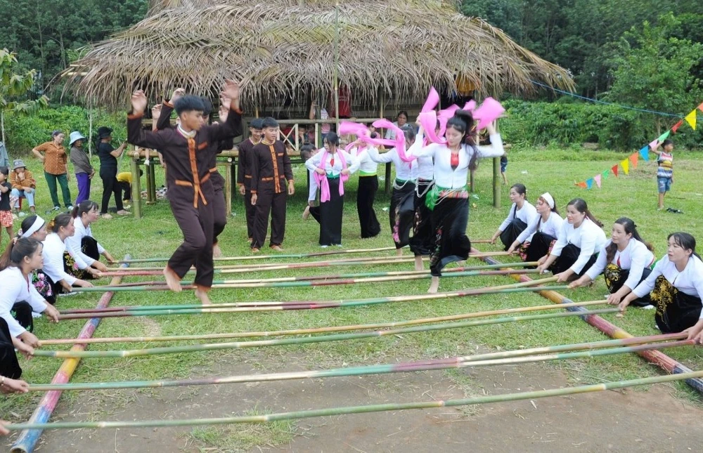 "Xuân quê hương": Tôn vinh bản sắc văn hóa dân tộc Việt Nam