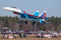 Tiêm kích Su-35 từ đội bay nhào lộn Hiệp sĩ Nga đã tham gia nhiệm vụ chiến đấu