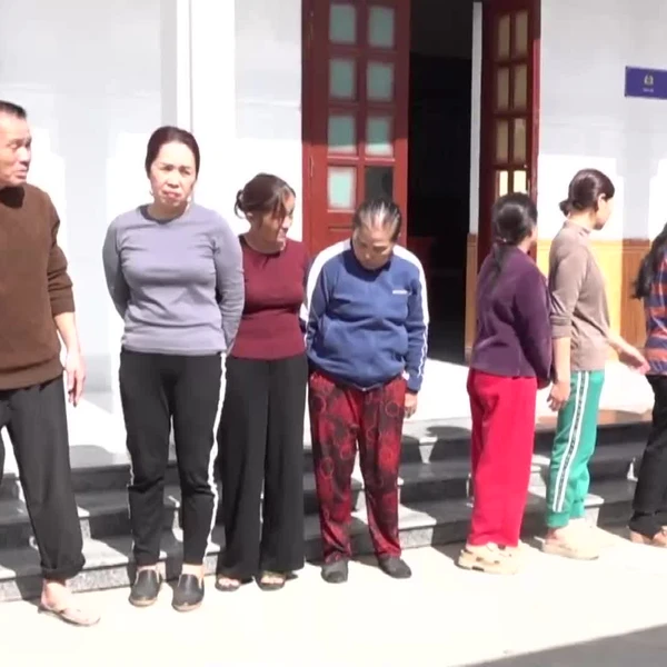 Đột kích sới xóc đĩa lưu động “ẩn” sâu trong rừng