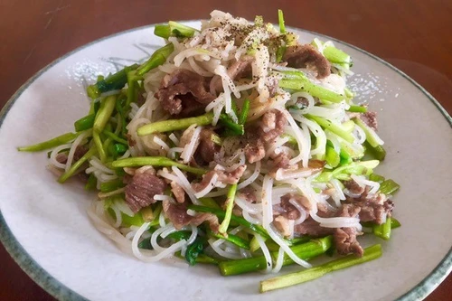 Bún xào cần - món ngon ở Cổ Loa
