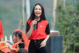 Hiền Thục "đứng hình" khi được học sinh lớp 6 gọi là chị, tiết lộ bí quyết trẻ lâu gây bất ngờ