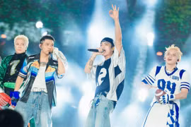 "Gai Home" concert: Chuyến tàu trở về của các “anh tài” và hành trình 7 trạm cảm xúc