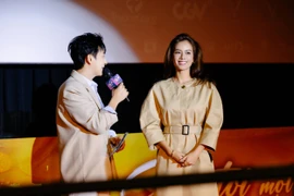 Hoa hậu Như Vân dành trọn cảm xúc cho vai diễn trong phim Tết "Nhà ba tôi một phòng"