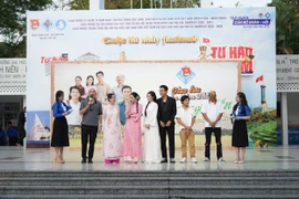 Đạo diễn Thu Trang tri ân khán giả Cần Thơ với suất chiếu đầu tiên của "Ai thương ai mến"