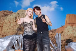 Chi Pu gây sốt với màn kết hợp cùng ngôi sao Amber Liu 