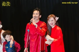 Tuấn Trần - Phương Anh Đào rạng rỡ bên nhau đi giao lưu cùng khán giả 