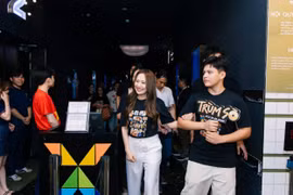 Quý tử điển trai của Thanh Thuý - Đức Thịnh bị “đẩy” lên… nóc nhà ngồi trong "Trùm Sò"