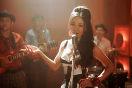 Văn Mai Hương tiếp tục lấn sân điện ảnh với diễn thú vị trong "Mesdames Thanh Sắc"