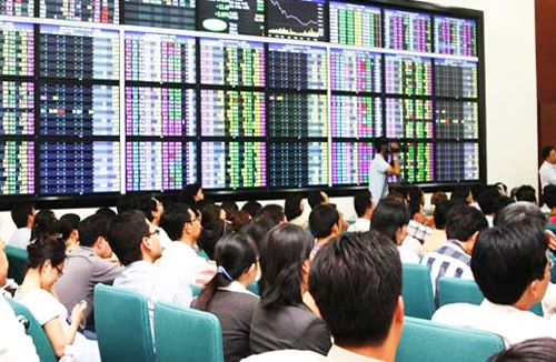 Chứng khoán hướng tới mốc 650 điểm