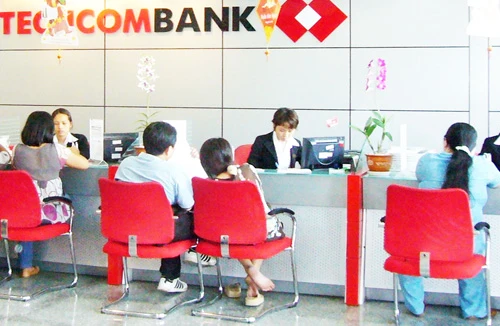 Techcombank hoàn thành 57% kế hoạch lợi nhuận