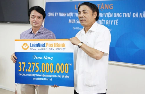 Trao tặng 37 tỷ đồng cho "bệnh viện phi lợi nhuận"