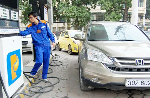 Giá xăng giảm lần thứ 4 liên tiếp