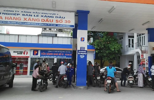 Liên bộ Tài chính - Công Thương yêu cầu giữ nguyên giá xăng