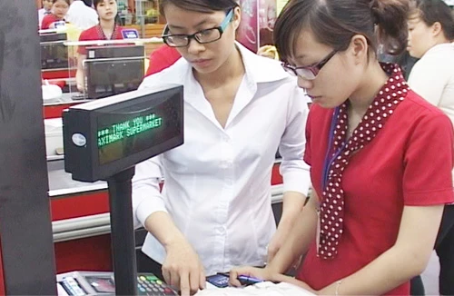 Thu phụ phí thanh toán thẻ có thể bị phạt tới 50 triệu đồng