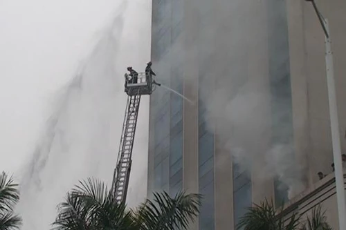 Diễn tập phương án phòng cháy chữa cháy tại tòa nhà Crowne Plaza