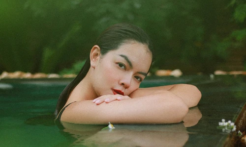 Bị nói là “ăn mày dĩ vãng”, Phạm Quỳnh Anh phản ứng thế nào? 