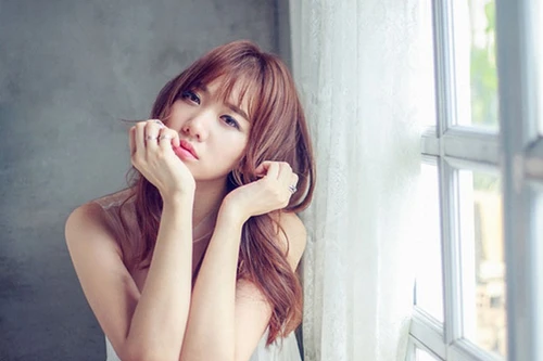 Hari Won nghẹn ngào kể về nỗi lo vô sinh