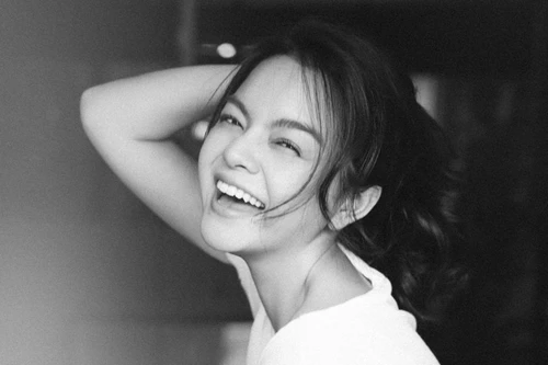 "Hậu" ly hôn, Phạm Quỳnh Anh ra bài hát nhắn gửi "người đến sau"