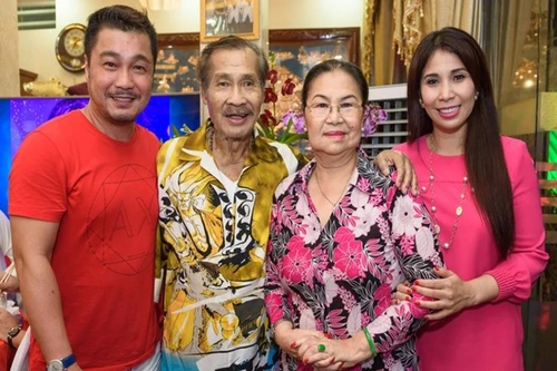 Nghĩa cử đẹp của Lý Hùng và gia đình 