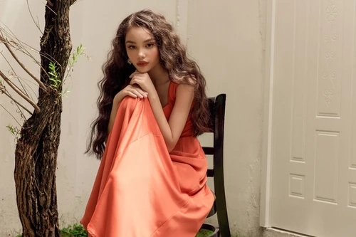 Những điều ít biết về người mẫu gốc Việt 12 tuổi đăng quang Á hậu 1 "Hoa hậu Nhí thế giới". 