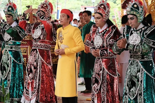 Lý do Hoài Linh đóng cửa nhà thờ Tổ trong dịp giỗ Tổ nghề sân khấu 2020