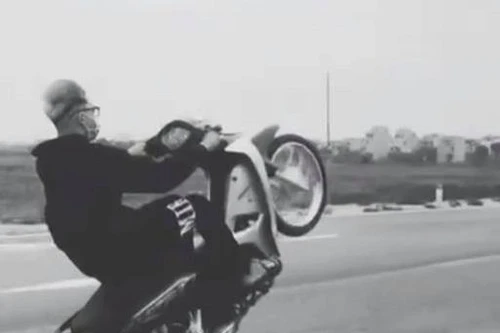 Khoe clip "bốc đầu" trên Tiktok, nam thanh niên bị xử phạt