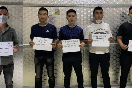 Bắt nhóm đối tượng mang hung khí đi đòi bảo kê thị trường mua bán sơn