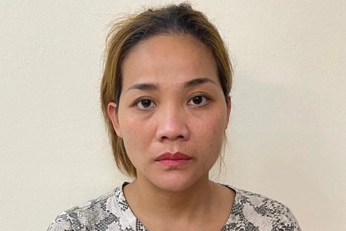 Kiểm tra nơi ở của người phụ nữ, lộ nhiều ma túy các loại