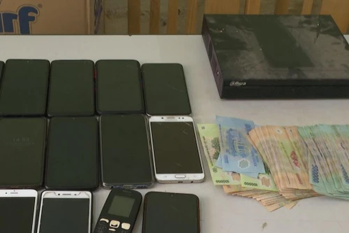 Bắt nhóm đối tượng cá độ bóng đá