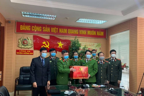 Lãnh đạo Bộ Công an kiểm tra, chúc Tết Công an quận Đống Đa
