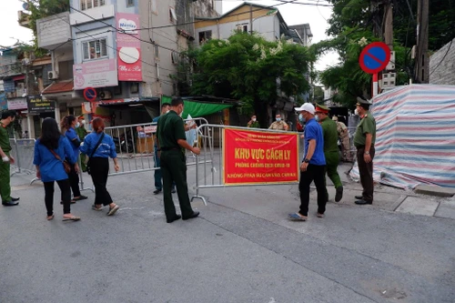 Điều chỉnh vùng phong tỏa y tế 2 phường Văn Chương - Văn Miếu: Chiến thắng bước đầu thuộc về người dân 