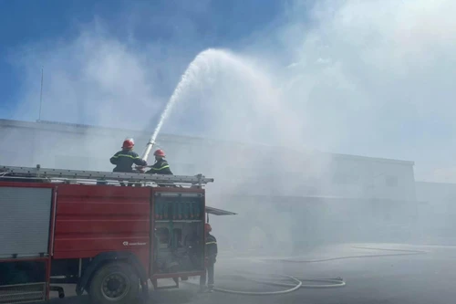 Thực tập quy mô, dập tắt đám cháy ở khu công nghiệp Thạch Thất - Quốc Oai
