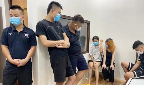 Bắt quả tang 7 thanh niên nam nữ tụ tập sử dụng ma túy trong nhà nghỉ