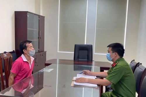 Tạm giữ đối tượng dùng côn nhị khúc đe dọa lực lượng phòng chống dịch Covid-19