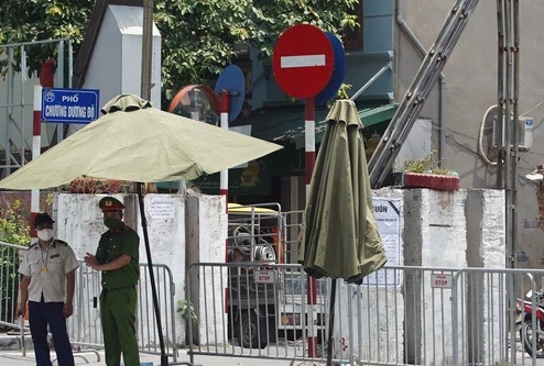 Đảm bảo cung ứng thực phẩm, nhu yếu phẩm cho người dân phường Chương Dương 