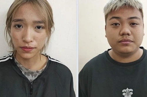 Bắt giữ đôi nam nữ vào cửa hàng điện thoại cướp giật túi xách